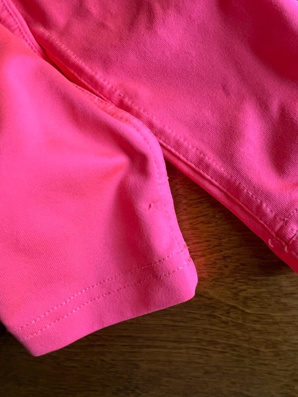 The North Face bright pink long-sleeve swim shirt L - Picture 9 of 12
